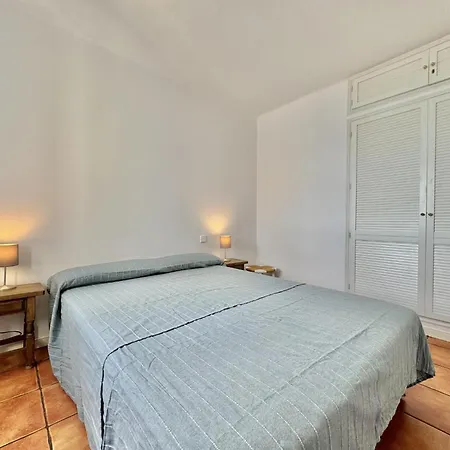 Apartment Rodas 3 *
